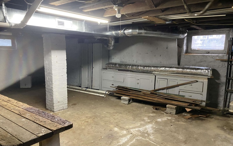 187 Pike Street, Clarksburg, West Virginia 26301, 5 Bedrooms Bedrooms, 11 Rooms Rooms,2 BathroomsBathrooms,Single Family Detached,For Sale,Pike,10163581