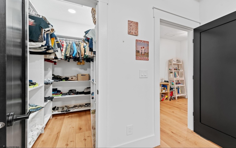 101 Haven Court, Morgantown, West Virginia 26508, 4 Bedrooms Bedrooms, 10 Rooms Rooms,3 BathroomsBathrooms,Single Family Detached,For Sale,Haven,10163587