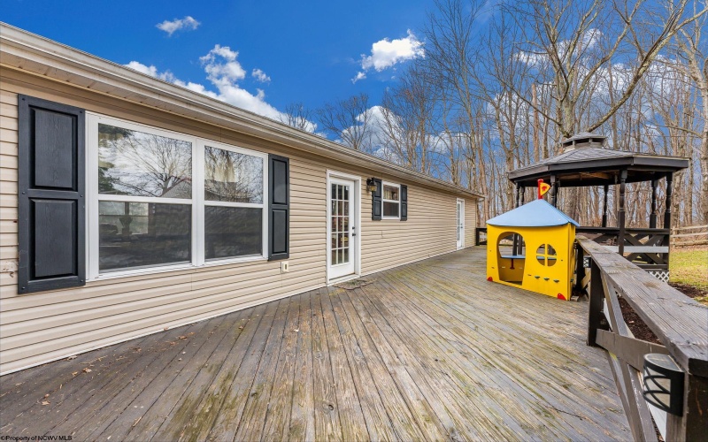 427 Aarons Creek Road, Morgantown, West Virginia 26508, 3 Bedrooms Bedrooms, 8 Rooms Rooms,2 BathroomsBathrooms,Single Family Detached,For Sale,Aarons Creek,10163596