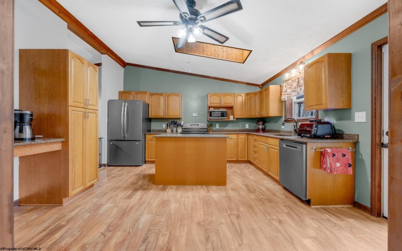 427 Aarons Creek Road, Morgantown, West Virginia 26508, 3 Bedrooms Bedrooms, 8 Rooms Rooms,2 BathroomsBathrooms,Single Family Detached,For Sale,Aarons Creek,10163596