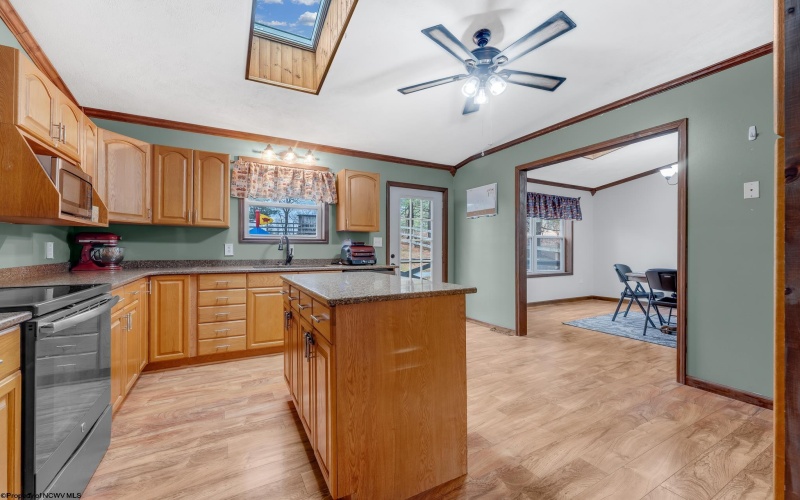 427 Aarons Creek Road, Morgantown, West Virginia 26508, 3 Bedrooms Bedrooms, 8 Rooms Rooms,2 BathroomsBathrooms,Single Family Detached,For Sale,Aarons Creek,10163596