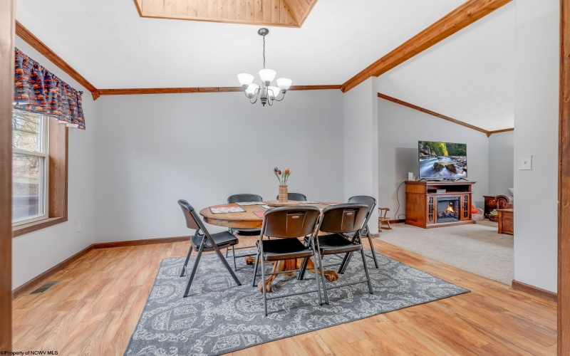 427 Aarons Creek Road, Morgantown, West Virginia 26508, 3 Bedrooms Bedrooms, 8 Rooms Rooms,2 BathroomsBathrooms,Single Family Detached,For Sale,Aarons Creek,10163596