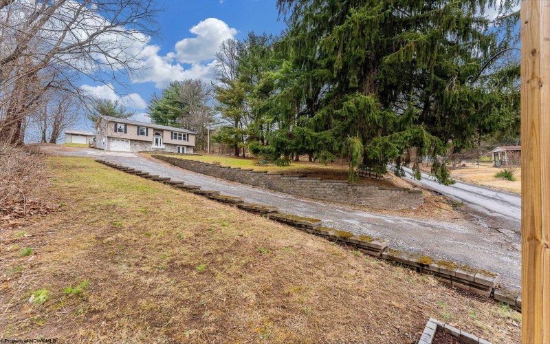 427 Aarons Creek Road, Morgantown, West Virginia 26508, 3 Bedrooms Bedrooms, 8 Rooms Rooms,2 BathroomsBathrooms,Single Family Detached,For Sale,Aarons Creek,10163596