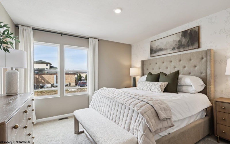 17 Erow Street, Fairmont, West Virginia 26554, 3 Bedrooms Bedrooms, 5 Rooms Rooms,2 BathroomsBathrooms,Single Family Attached,For Sale,Erow,10163611