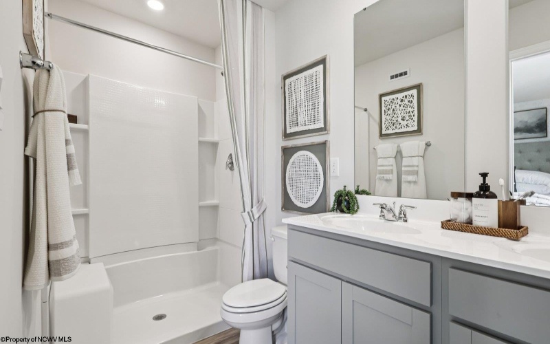 17 Erow Street, Fairmont, West Virginia 26554, 3 Bedrooms Bedrooms, 5 Rooms Rooms,2 BathroomsBathrooms,Single Family Attached,For Sale,Erow,10163611