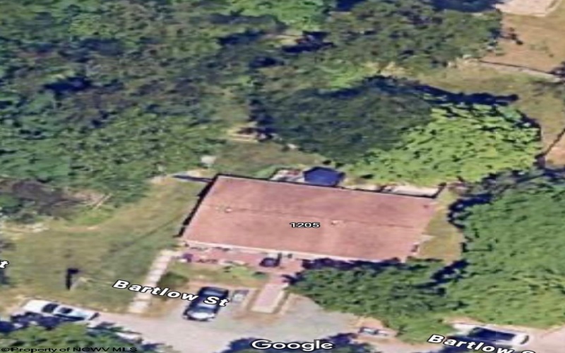 1205 Bartlow Street, Morgantown, West Virginia 26505-5241, 2 Bedrooms Bedrooms, 5 Rooms Rooms,2 BathroomsBathrooms,Residential Rentals,For Rent,Bartlow,10163608