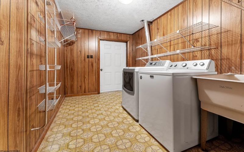 224 Hemlock Lane, Reedsville, West Virginia 26547, 4 Bedrooms Bedrooms, 8 Rooms Rooms,2 BathroomsBathrooms,Single Family Detached,For Sale,Hemlock,10163610