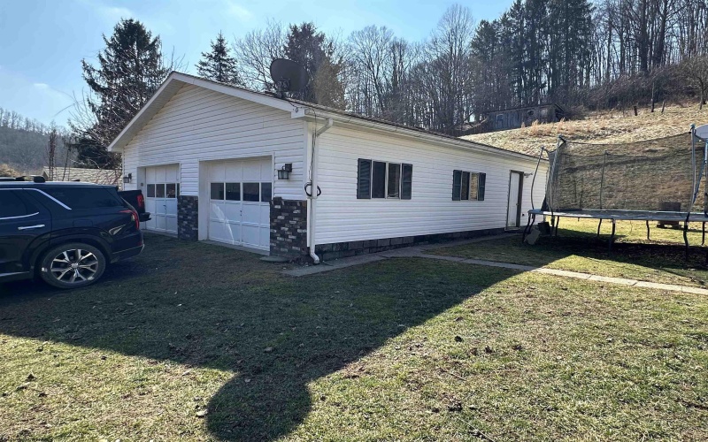 79 Punkin Center Road, Fairview, West Virginia 26570, 3 Bedrooms Bedrooms, 8 Rooms Rooms,2 BathroomsBathrooms,Single Family Detached,For Sale,Punkin Center,10163603