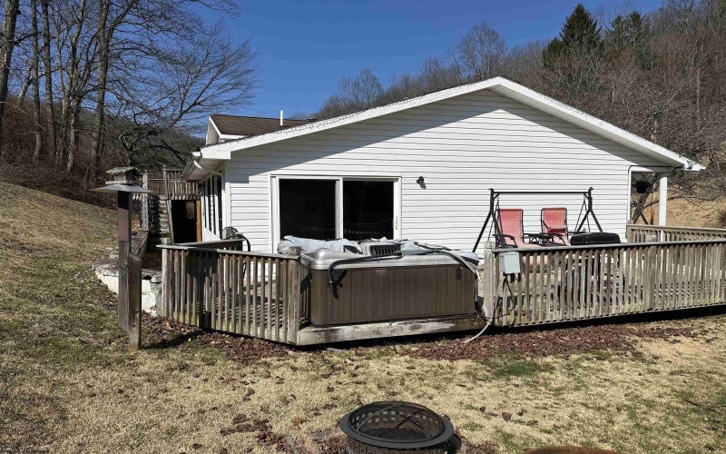 79 Punkin Center Road, Fairview, West Virginia 26570, 3 Bedrooms Bedrooms, 8 Rooms Rooms,2 BathroomsBathrooms,Single Family Detached,For Sale,Punkin Center,10163603