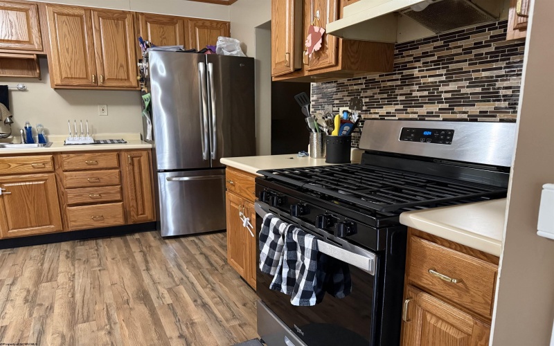 79 Punkin Center Road, Fairview, West Virginia 26570, 3 Bedrooms Bedrooms, 8 Rooms Rooms,2 BathroomsBathrooms,Single Family Detached,For Sale,Punkin Center,10163603