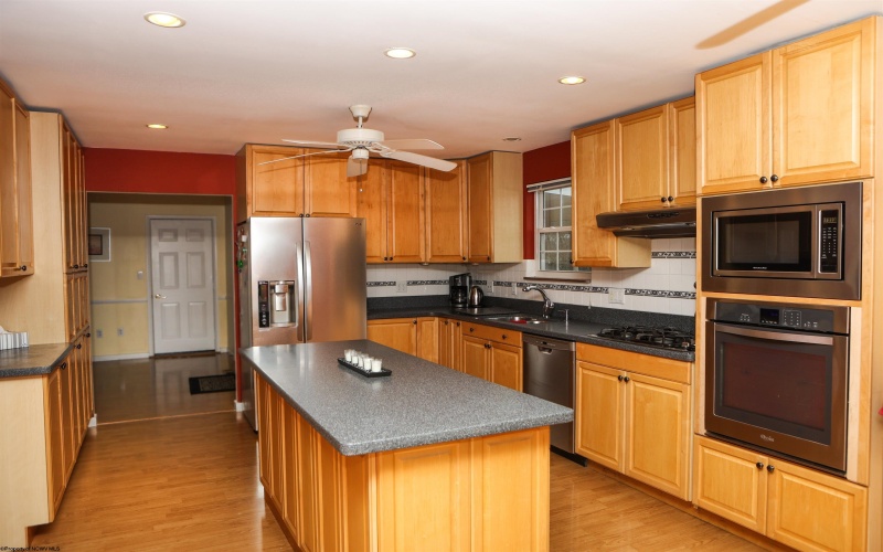 187 Ridgeway Drive, Bridgeport, West Virginia 26330, 4 Bedrooms Bedrooms, 10 Rooms Rooms,2 BathroomsBathrooms,Single Family Detached,For Sale,Ridgeway,10163602