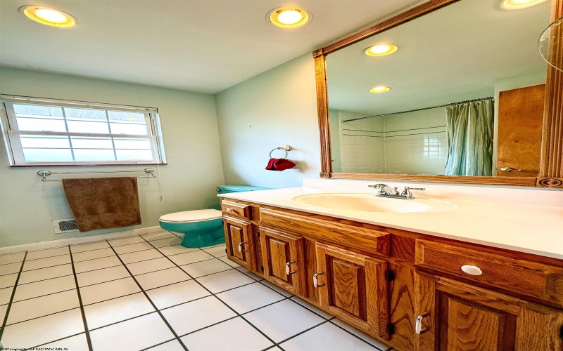 187 Ridgeway Drive, Bridgeport, West Virginia 26330, 4 Bedrooms Bedrooms, 10 Rooms Rooms,2 BathroomsBathrooms,Single Family Detached,For Sale,Ridgeway,10163602