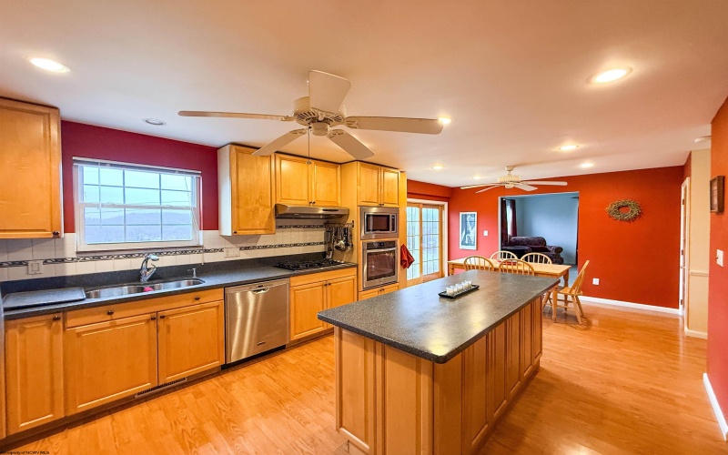 187 Ridgeway Drive, Bridgeport, West Virginia 26330, 4 Bedrooms Bedrooms, 10 Rooms Rooms,2 BathroomsBathrooms,Single Family Detached,For Sale,Ridgeway,10163602