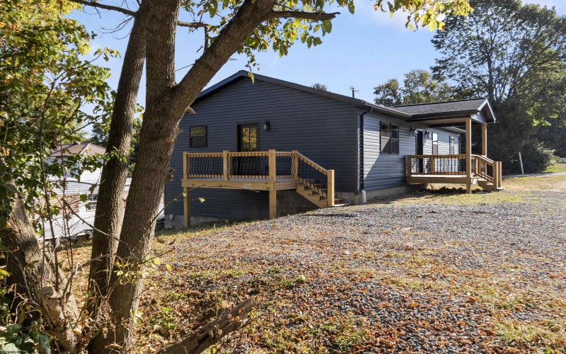 100 Maple Street, Masontown, West Virginia 26542, 4 Bedrooms Bedrooms, 8 Rooms Rooms,2 BathroomsBathrooms,Single Family Detached,For Sale,Maple,10163607