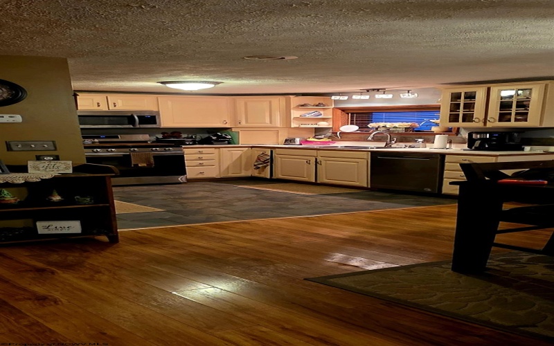 216 Zachs Run Road, Mount Clare, West Virginia 26408, 3 Bedrooms Bedrooms, 7 Rooms Rooms,2 BathroomsBathrooms,Single Family Detached,For Sale,Zachs Run,10163604