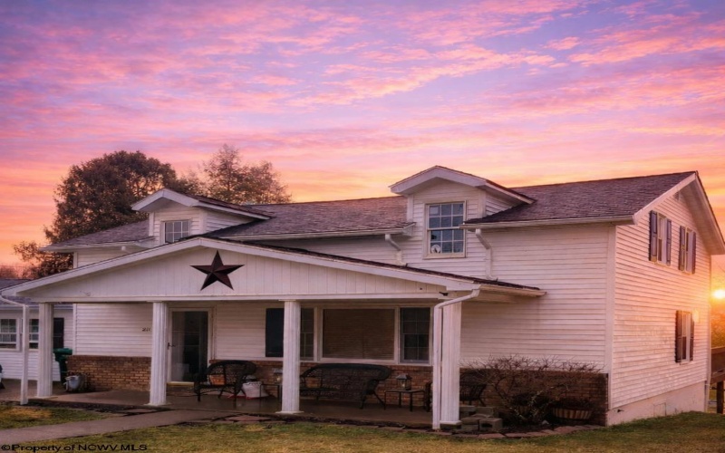 216 Zachs Run Road, Mount Clare, West Virginia 26408, 3 Bedrooms Bedrooms, 7 Rooms Rooms,2 BathroomsBathrooms,Single Family Detached,For Sale,Zachs Run,10163604