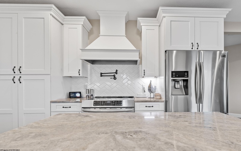 708 Slaton Lane, Morgantown, West Virginia 26508, 5 Bedrooms Bedrooms, 12 Rooms Rooms,3 BathroomsBathrooms,Single Family Detached,For Sale,Slaton,10163601