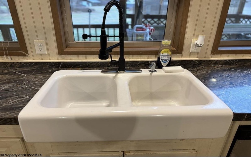 8 Old Hannahsville Lane, Parsons, West Virginia 26287, 3 Bedrooms Bedrooms, 9 Rooms Rooms,2 BathroomsBathrooms,Single Family Detached,For Sale,Old Hannahsville,10163599