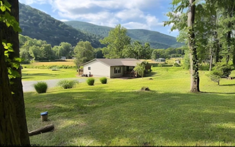 8 Old Hannahsville Lane, Parsons, West Virginia 26287, 3 Bedrooms Bedrooms, 9 Rooms Rooms,2 BathroomsBathrooms,Single Family Detached,For Sale,Old Hannahsville,10163599