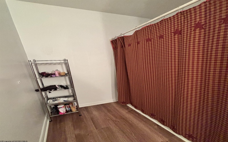 85 Woodsboro Drive, Philippi, West Virginia 26416, 5 Bedrooms Bedrooms, 12 Rooms Rooms,3 BathroomsBathrooms,Single Family Detached,For Sale,Woodsboro,10163619