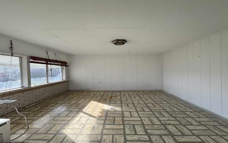 85 Woodsboro Drive, Philippi, West Virginia 26416, 5 Bedrooms Bedrooms, 12 Rooms Rooms,3 BathroomsBathrooms,Single Family Detached,For Sale,Woodsboro,10163619