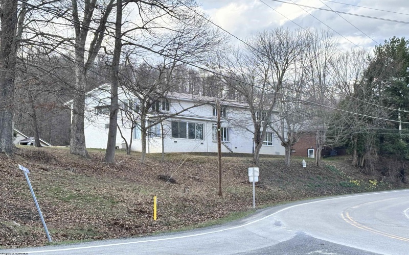 85 Woodsboro Drive, Philippi, West Virginia 26416, 5 Bedrooms Bedrooms, 12 Rooms Rooms,3 BathroomsBathrooms,Single Family Detached,For Sale,Woodsboro,10163619