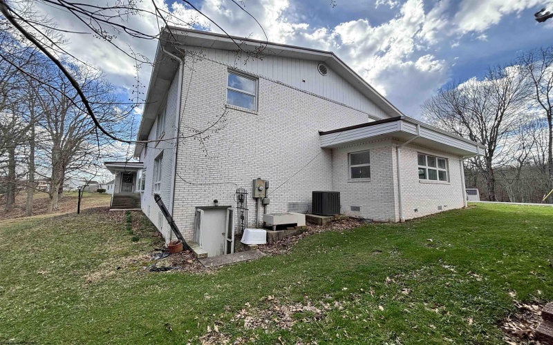 85 Woodsboro Drive, Philippi, West Virginia 26416, 5 Bedrooms Bedrooms, 12 Rooms Rooms,3 BathroomsBathrooms,Single Family Detached,For Sale,Woodsboro,10163619