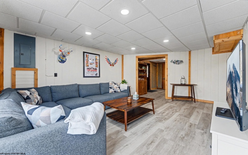 53 Ski In Court, Davis, West Virginia 26260, 5 Bedrooms Bedrooms, 10 Rooms Rooms,3 BathroomsBathrooms,Single Family Detached,For Sale,Ski In,10163617