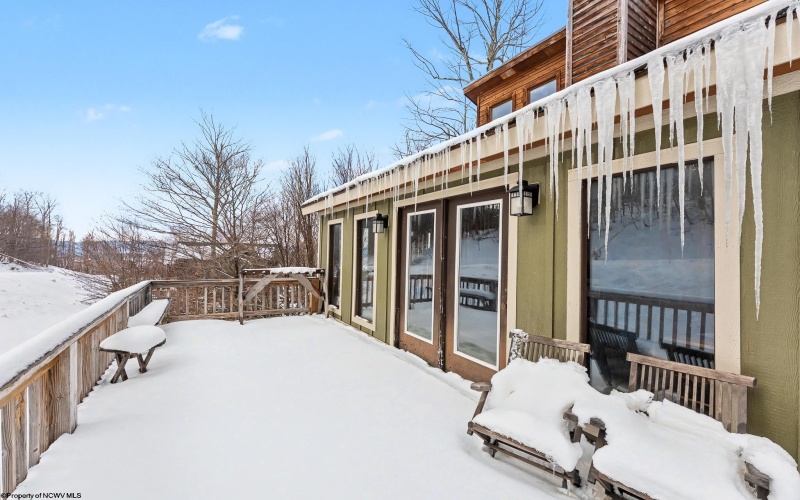 53 Ski In Court, Davis, West Virginia 26260, 5 Bedrooms Bedrooms, 10 Rooms Rooms,3 BathroomsBathrooms,Single Family Detached,For Sale,Ski In,10163617