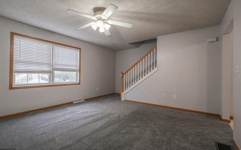 1508 Bergamont Street, Morgantown, West Virginia 26505, 3 Bedrooms Bedrooms, 6 Rooms Rooms,2 BathroomsBathrooms,Single Family Attached,For Sale,Bergamont,10163634