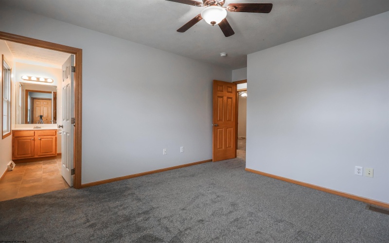 1508 Bergamont Street, Morgantown, West Virginia 26505, 3 Bedrooms Bedrooms, 6 Rooms Rooms,2 BathroomsBathrooms,Single Family Attached,For Sale,Bergamont,10163634