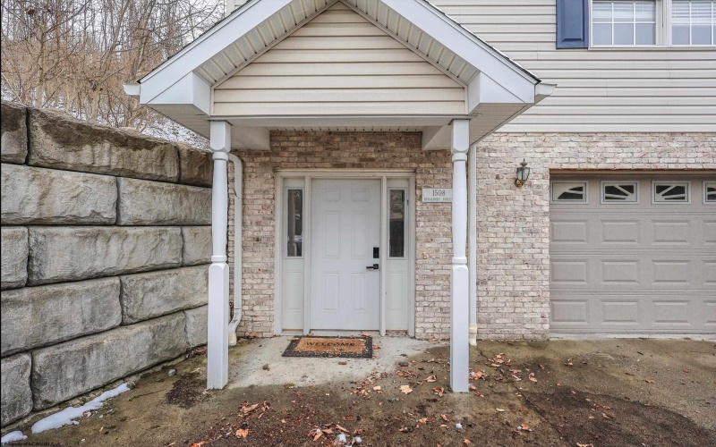 1508 Bergamont Street, Morgantown, West Virginia 26505, 3 Bedrooms Bedrooms, 6 Rooms Rooms,2 BathroomsBathrooms,Single Family Attached,For Sale,Bergamont,10163634