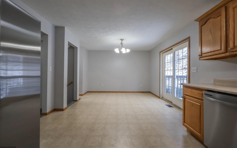 1508 Bergamont Street, Morgantown, West Virginia 26505, 3 Bedrooms Bedrooms, 6 Rooms Rooms,2 BathroomsBathrooms,Single Family Attached,For Sale,Bergamont,10163634