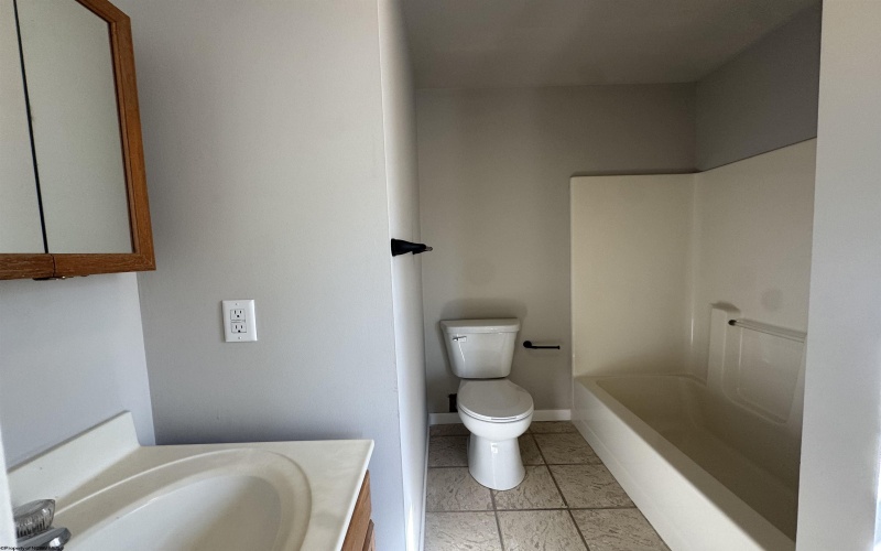 511 Scenic Ridge, Fairmont, West Virginia 26554, 4 Bedrooms Bedrooms, 9 Rooms Rooms,2 BathroomsBathrooms,Single Family Attached,For Sale,Scenic,10163635