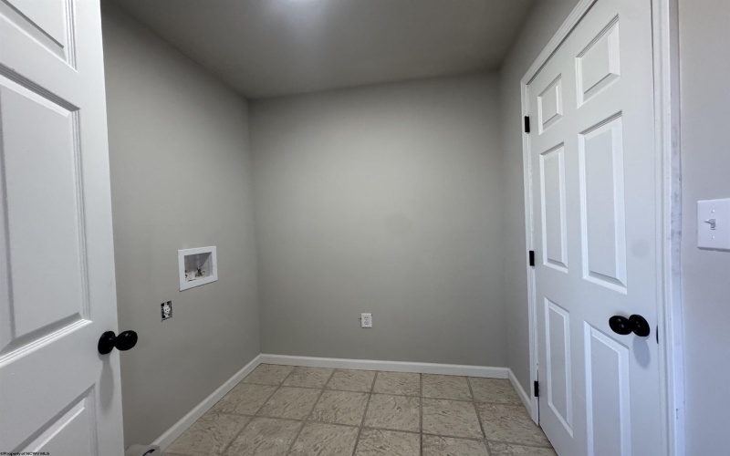 511 Scenic Ridge, Fairmont, West Virginia 26554, 4 Bedrooms Bedrooms, 9 Rooms Rooms,2 BathroomsBathrooms,Single Family Attached,For Sale,Scenic,10163635