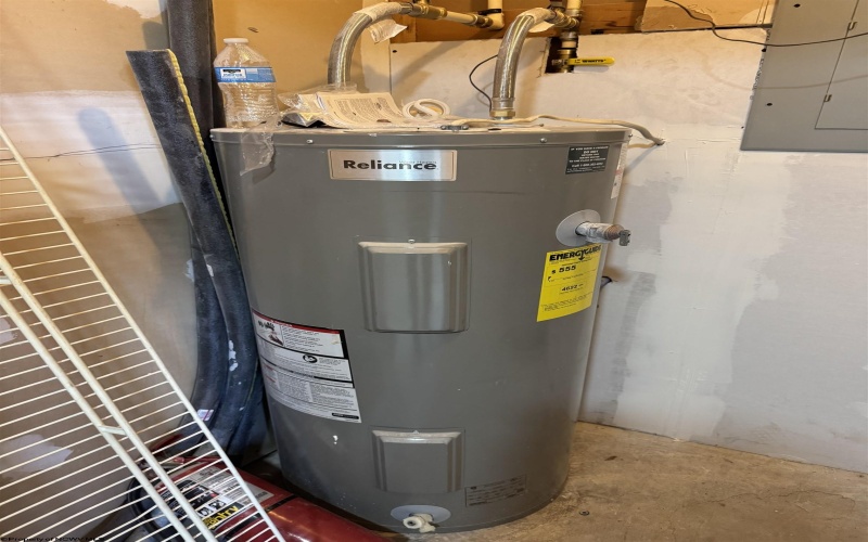 511 Scenic Ridge, Fairmont, West Virginia 26554, 4 Bedrooms Bedrooms, 9 Rooms Rooms,2 BathroomsBathrooms,Single Family Attached,For Sale,Scenic,10163635