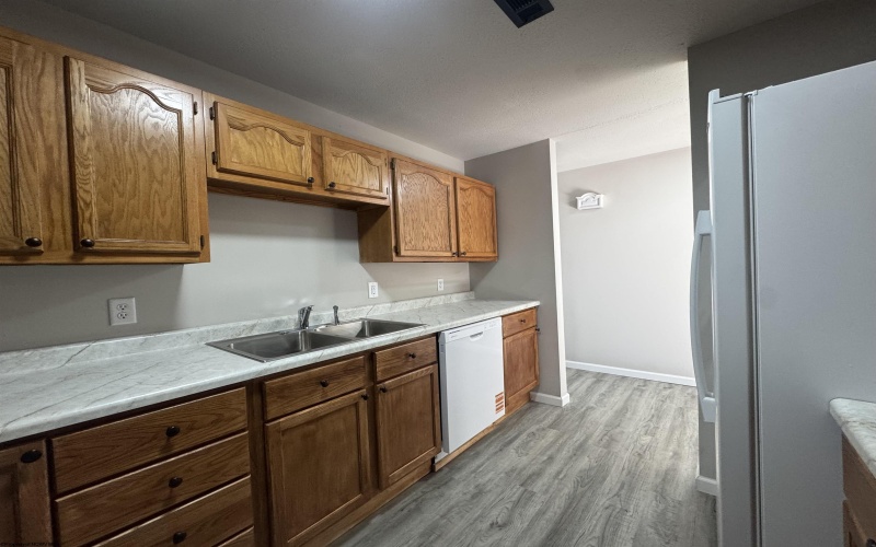 511 Scenic Ridge, Fairmont, West Virginia 26554, 4 Bedrooms Bedrooms, 9 Rooms Rooms,2 BathroomsBathrooms,Single Family Attached,For Sale,Scenic,10163635