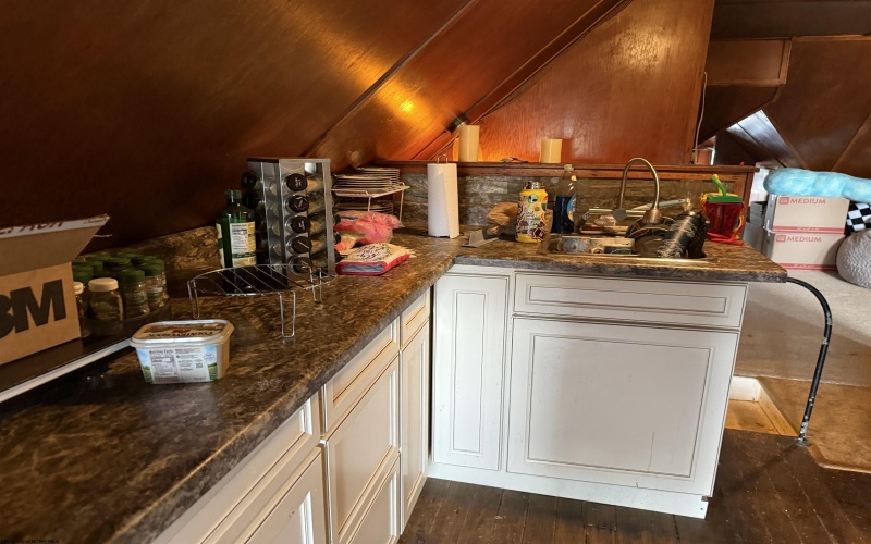 22 Main Street, Westover, West Virginia 26501, ,Multi-unit/income,For Sale,Main,10163631