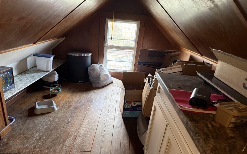 22 Main Street, Westover, West Virginia 26501, ,Multi-unit/income,For Sale,Main,10163631