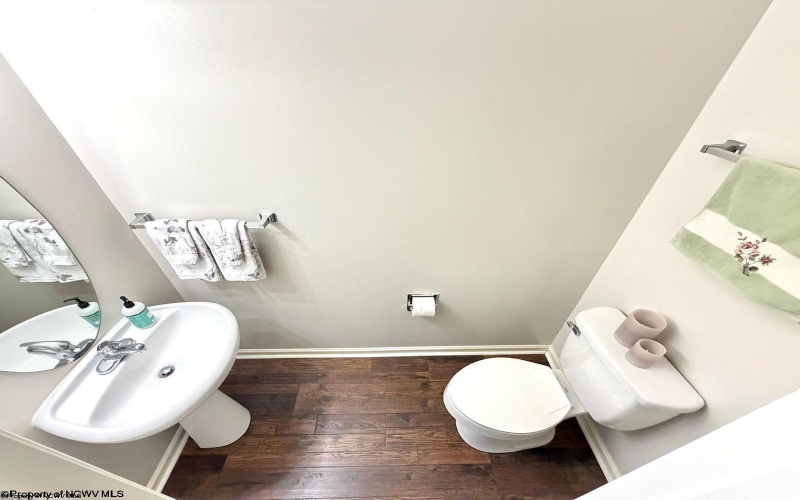 176 Meadowridge Drive, Morgantown, West Virginia 26505, 3 Bedrooms Bedrooms, 6 Rooms Rooms,3 BathroomsBathrooms,Residential Rentals,For Rent,Meadowridge,10163630