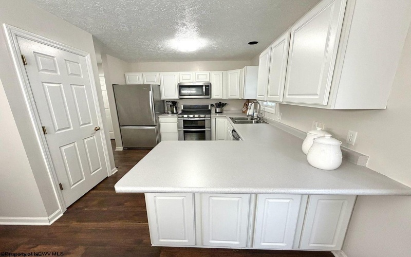 176 Meadowridge Drive, Morgantown, West Virginia 26505, 3 Bedrooms Bedrooms, 6 Rooms Rooms,3 BathroomsBathrooms,Residential Rentals,For Rent,Meadowridge,10163630