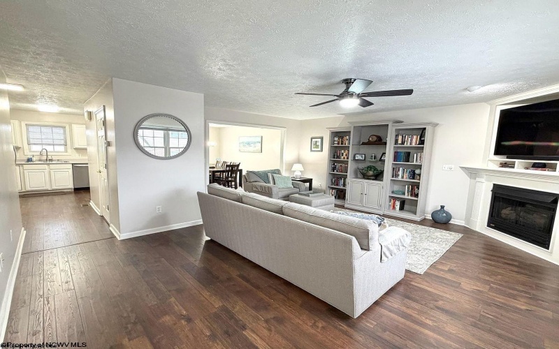 176 Meadowridge Drive, Morgantown, West Virginia 26505, 3 Bedrooms Bedrooms, 6 Rooms Rooms,3 BathroomsBathrooms,Residential Rentals,For Rent,Meadowridge,10163630