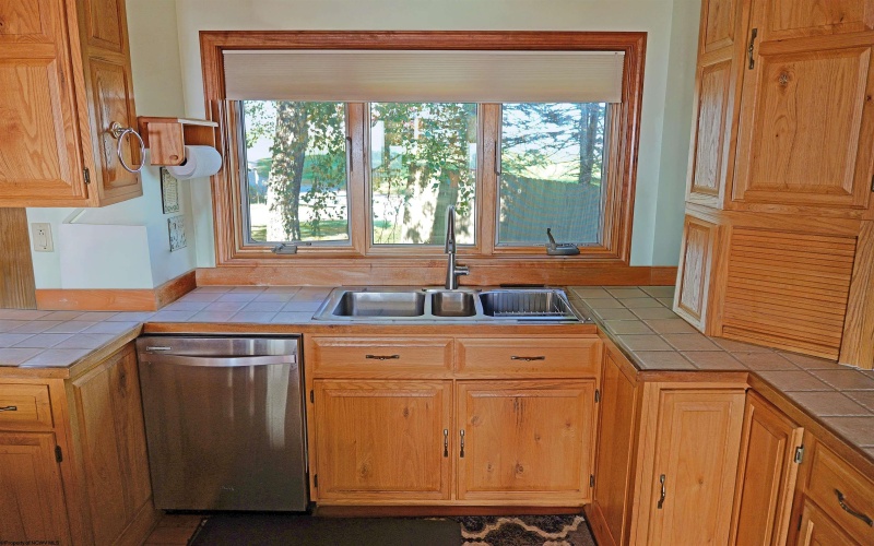 1516 White Oak School Road, Terra Alta, West Virginia 26764, 3 Bedrooms Bedrooms, 11 Rooms Rooms,3 BathroomsBathrooms,Single Family Detached,For Sale,White Oak School,10161785