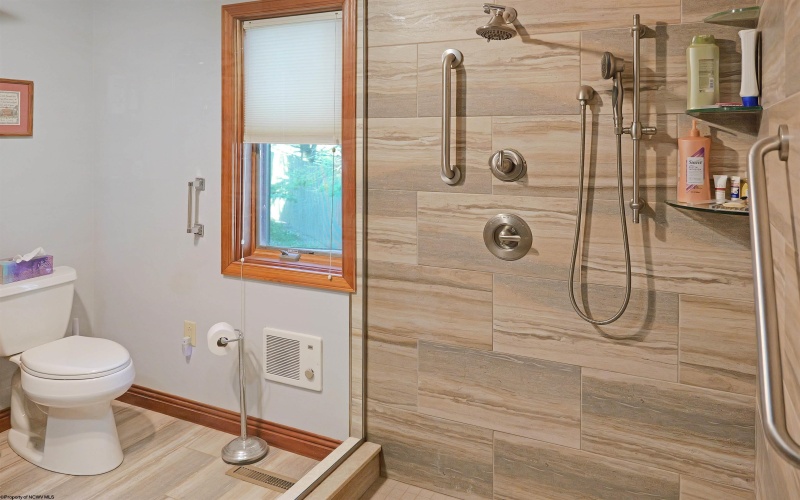 1516 White Oak School Road, Terra Alta, West Virginia 26764, 3 Bedrooms Bedrooms, 11 Rooms Rooms,3 BathroomsBathrooms,Single Family Detached,For Sale,White Oak School,10161785