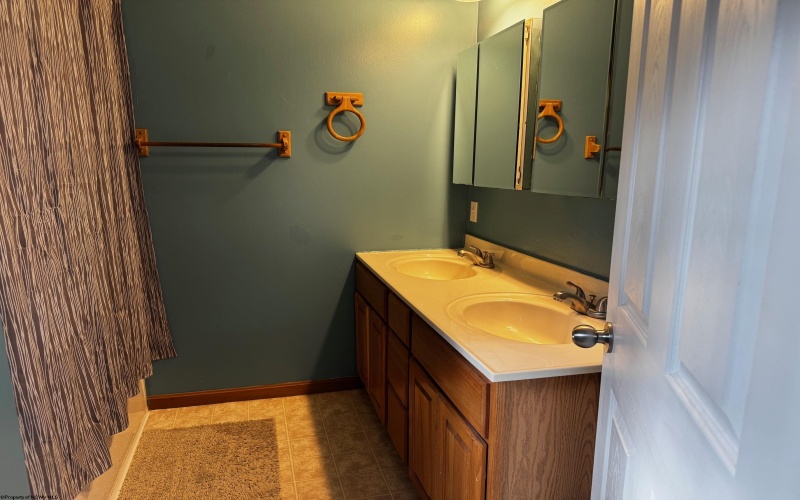 33 Rocky Top Lane, Morgantown, West Virginia 26508, 3 Bedrooms Bedrooms, 7 Rooms Rooms,2 BathroomsBathrooms,Single Family Detached,For Sale,Rocky Top,10163633