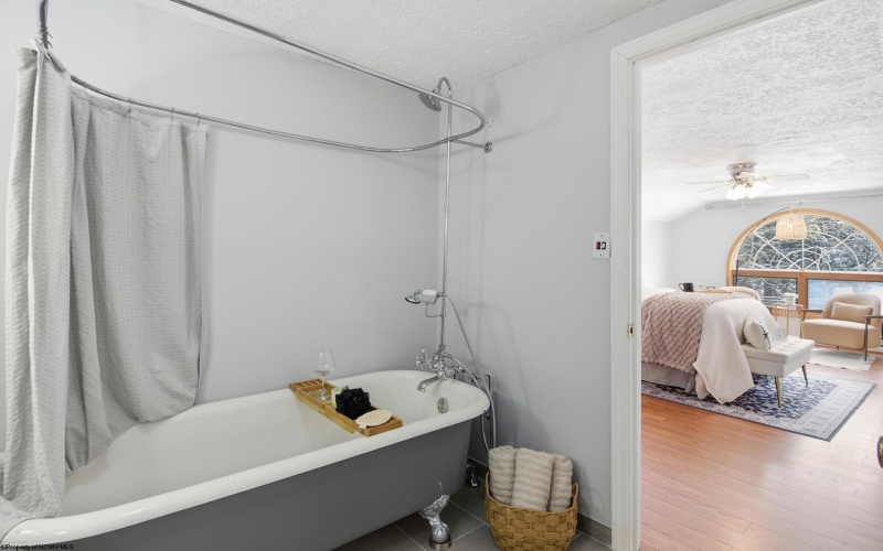 1912 Bunner Ridge Road, Fairmont, West Virginia 26554, 4 Bedrooms Bedrooms, 8 Rooms Rooms,2 BathroomsBathrooms,Single Family Detached,For Sale,Bunner Ridge,10163632