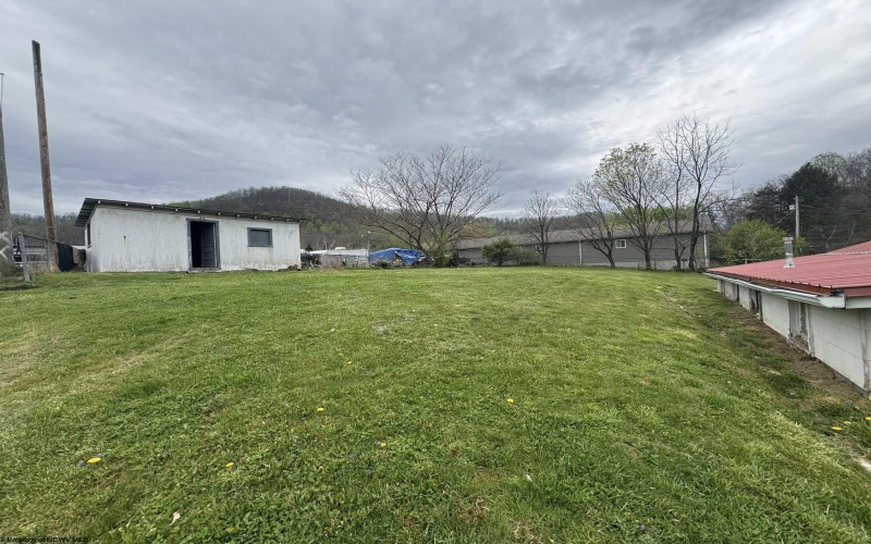 245 Riverside Drive, Weston, West Virginia 26452, 2 Bedrooms Bedrooms, 6 Rooms Rooms,1 BathroomBathrooms,Single Family Detached,For Sale,Riverside,10163625