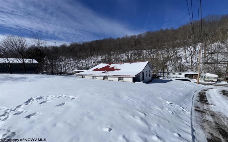 245 Riverside Drive, Weston, West Virginia 26452, 2 Bedrooms Bedrooms, 6 Rooms Rooms,1 BathroomBathrooms,Single Family Detached,For Sale,Riverside,10163625