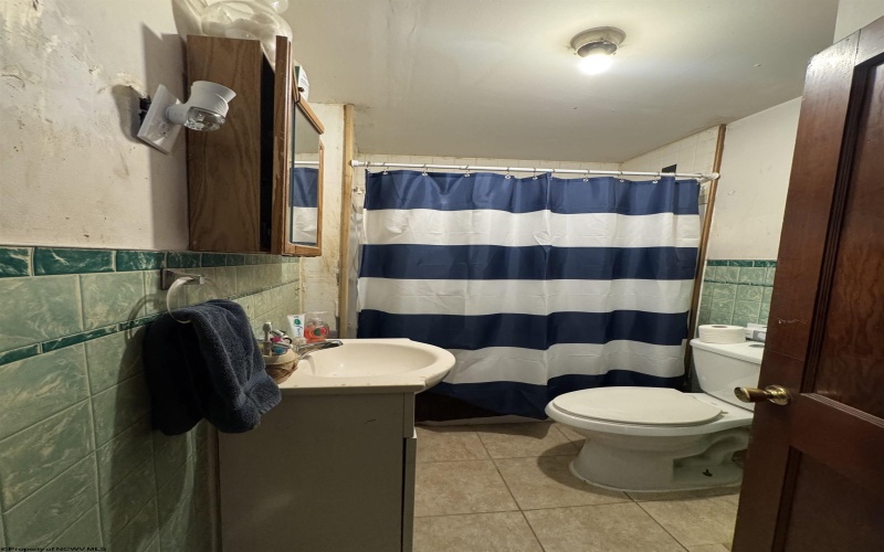 245 Riverside Drive, Weston, West Virginia 26452, 2 Bedrooms Bedrooms, 6 Rooms Rooms,1 BathroomBathrooms,Single Family Detached,For Sale,Riverside,10163625