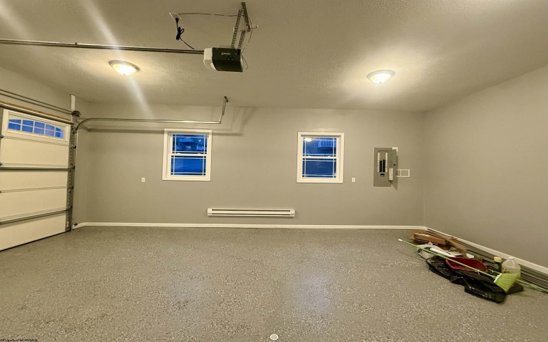 407 Kings Point Lane, Morgantown, West Virginia 26508, 4 Bedrooms Bedrooms, 7 Rooms Rooms,5 BathroomsBathrooms,Single Family Detached,For Sale,Kings Point,10163638